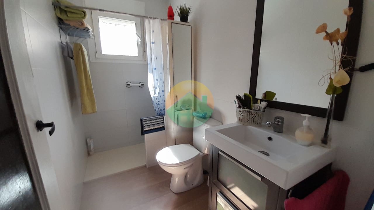 4 Zimmer Reihenhaus zu verkaufen in La Pinilla mit Garage - 98.000 € (Ref: 9789740)