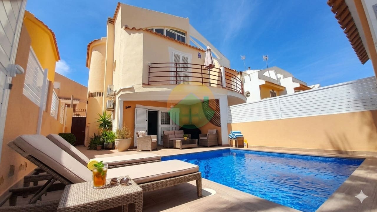 4 quarto Moradia em Banda para venda em Puerto de Mazarron com piscina - 287 000 € (Ref: 9834535)