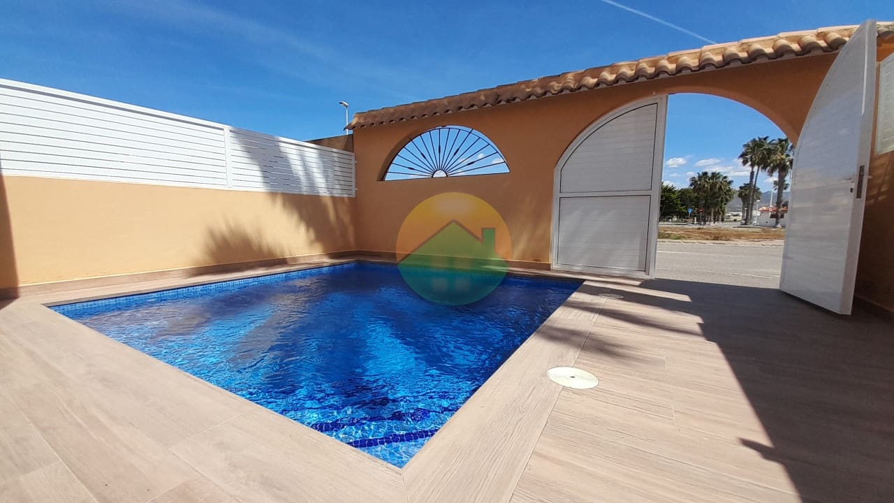 4 quarto Moradia em Banda para venda em Puerto de Mazarron com piscina - 287 000 € (Ref: 9834535)