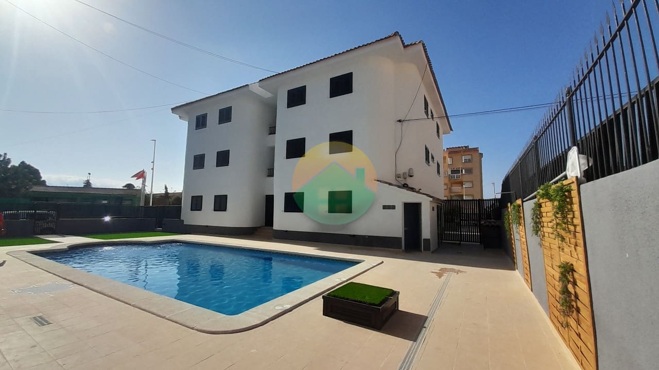 2 Zimmer Apartment zu verkaufen in Puerto de Mazarron mit Pool - 140.000 € (Ref: 9843869)