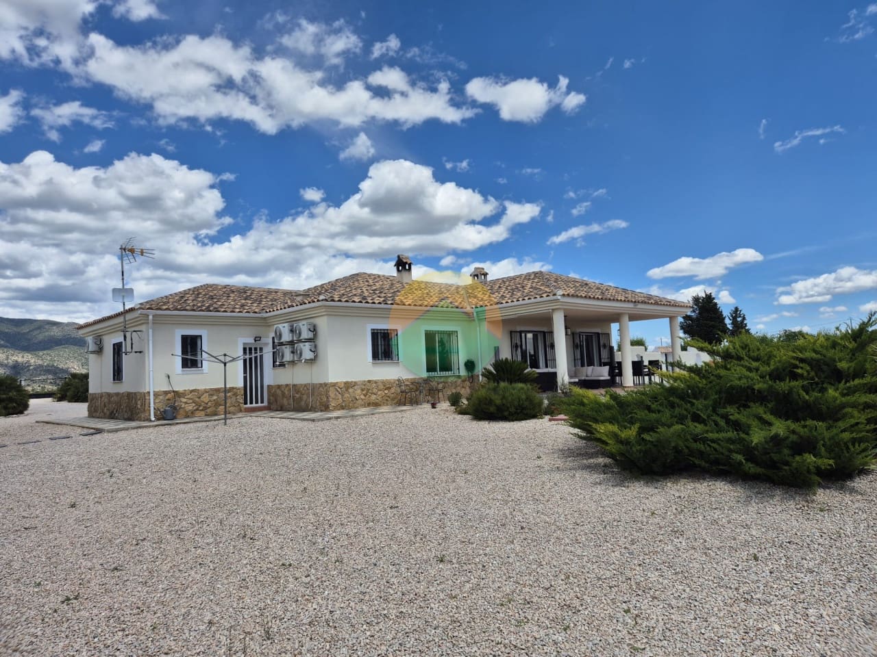 4 bedroom Villa for sale in Caravaca de la Cruz with pool garage - € 275,000 (Ref: 9844163)