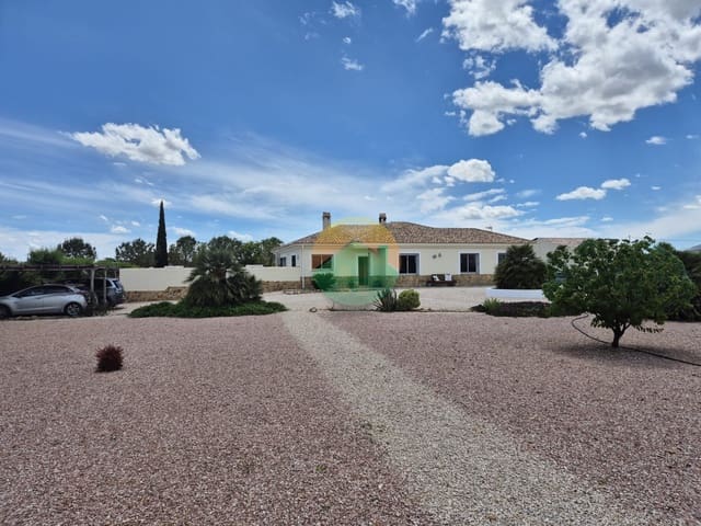 4 slaapkamer Rijtjeshuis te koop in Caravaca de la Cruz met zwembad garage - € 275.000 (Ref: 9844163)