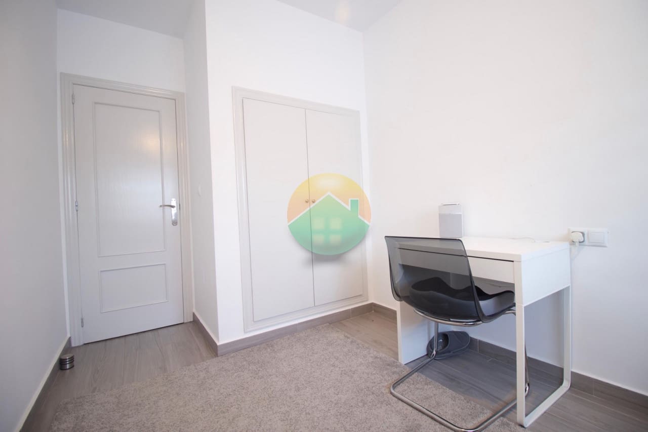 Pareado de 3 habitaciones en La Pinilla en venta con garaje - 159.950 € (Ref: 9847830)