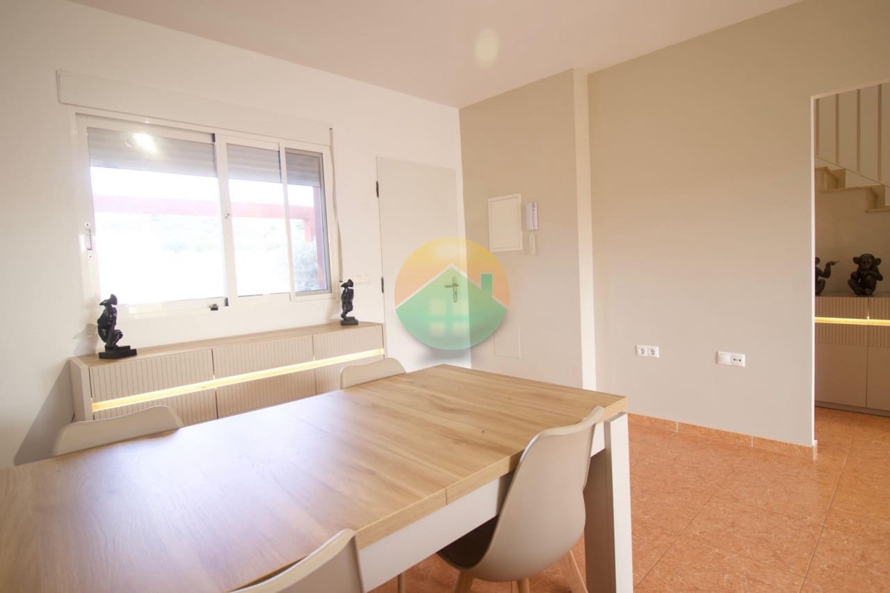 Pareado de 3 habitaciones en La Pinilla en venta con garaje - 169.950 € (Ref: 9847831)