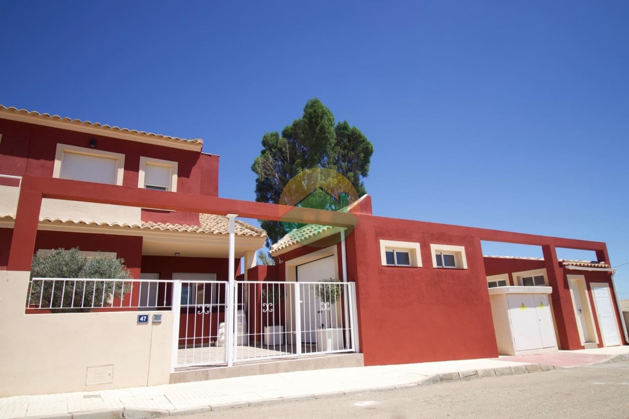 Pareado de 3 habitaciones en La Pinilla en venta con garaje - 169.950 € (Ref: 9847831)