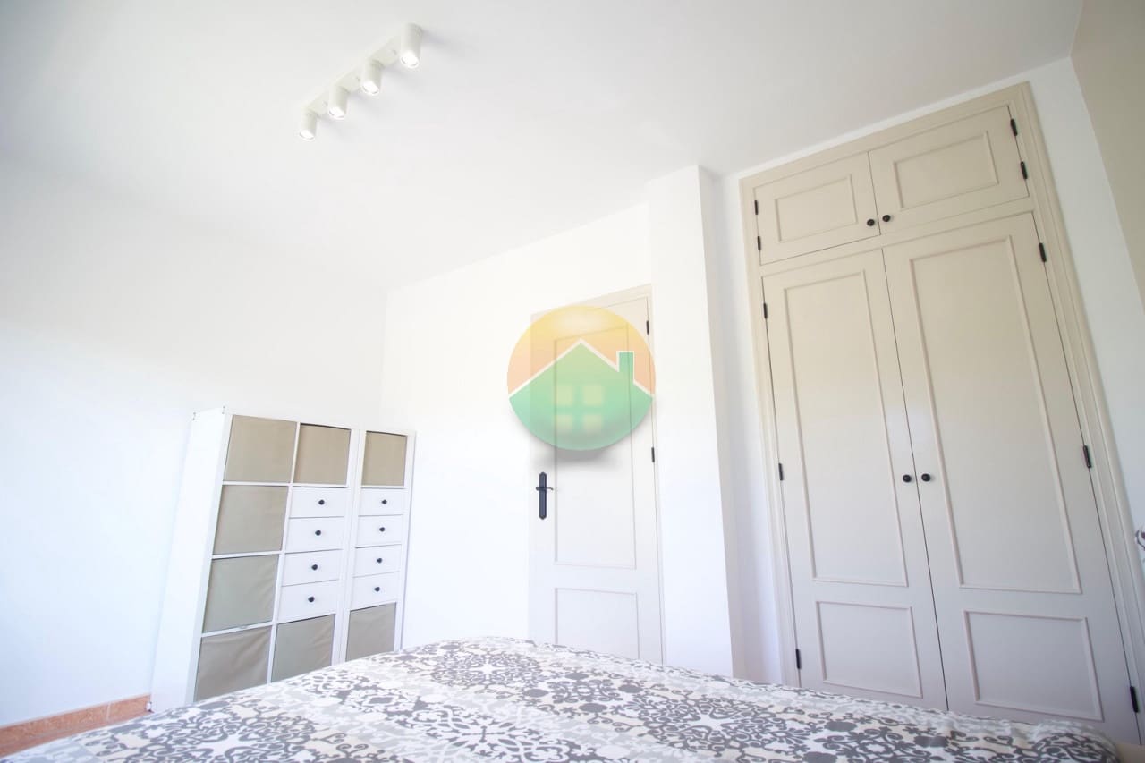Pareado de 3 habitaciones en La Pinilla en venta con garaje - 169.950 € (Ref: 9847831)