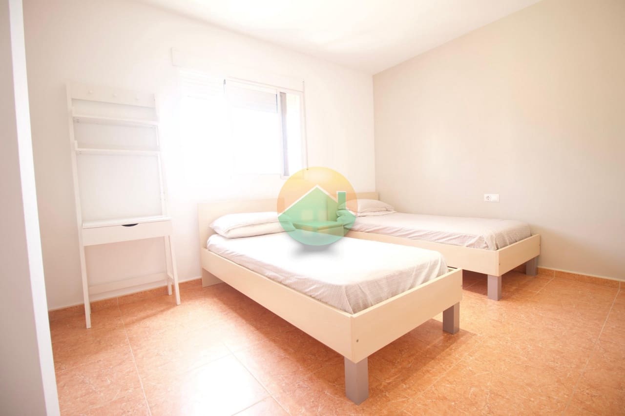 Pareado de 3 habitaciones en La Pinilla en venta con garaje - 169.950 € (Ref: 9847831)