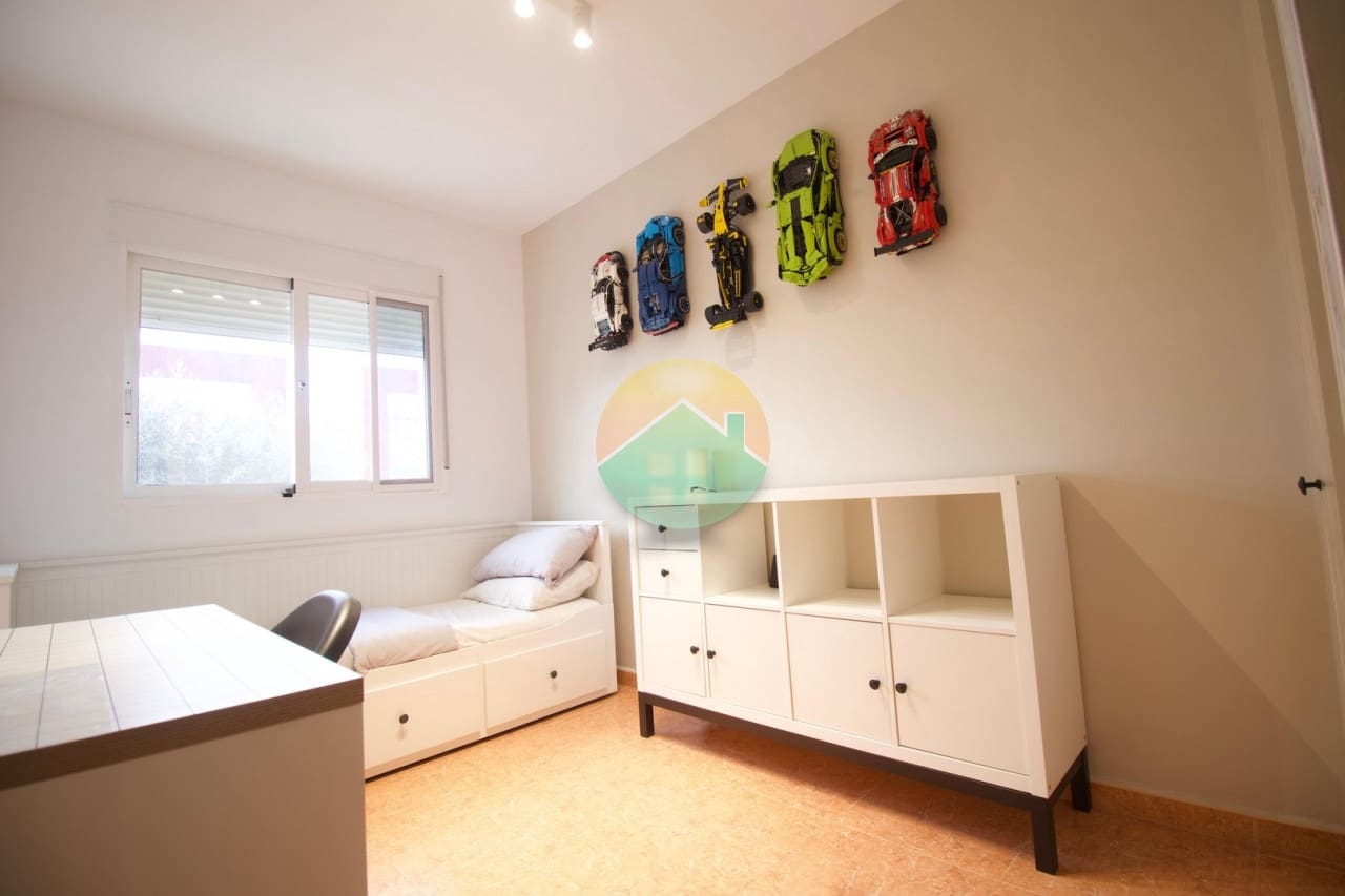 Pareado de 3 habitaciones en La Pinilla en venta con garaje - 169.950 € (Ref: 9847831)