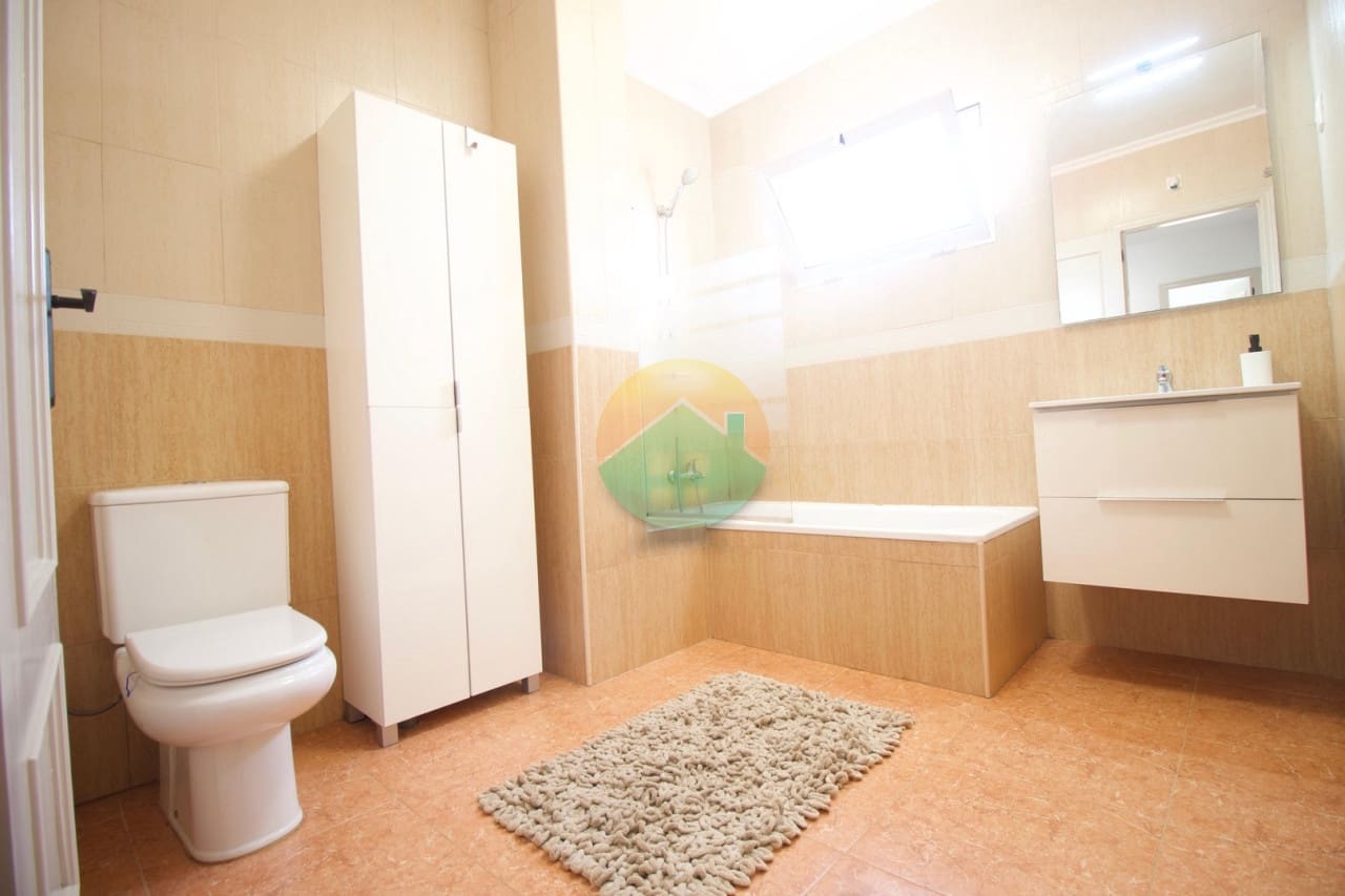 Pareado de 3 habitaciones en La Pinilla en venta con garaje - 169.950 € (Ref: 9847831)