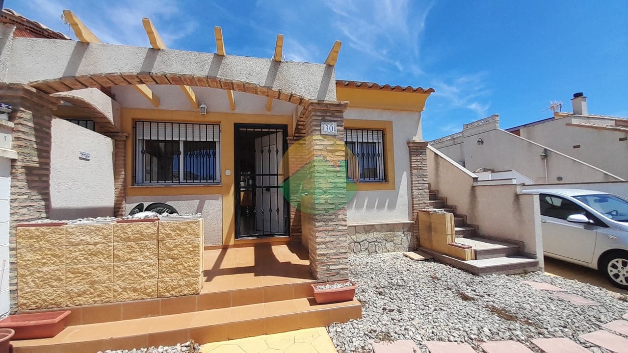 2 chambre Villa/Maison Semi-Mitoyenne à vendre à Camposol avec piscine garage - 114 995 € (Ref: 9848068)