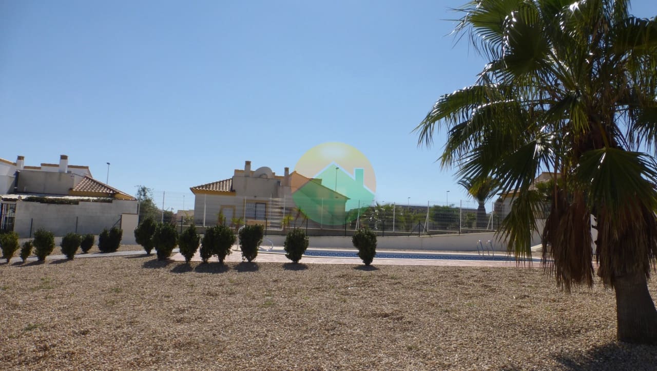 2 chambre Villa/Maison Semi-Mitoyenne à vendre à Camposol avec piscine garage - 114 995 € (Ref: 9848068)