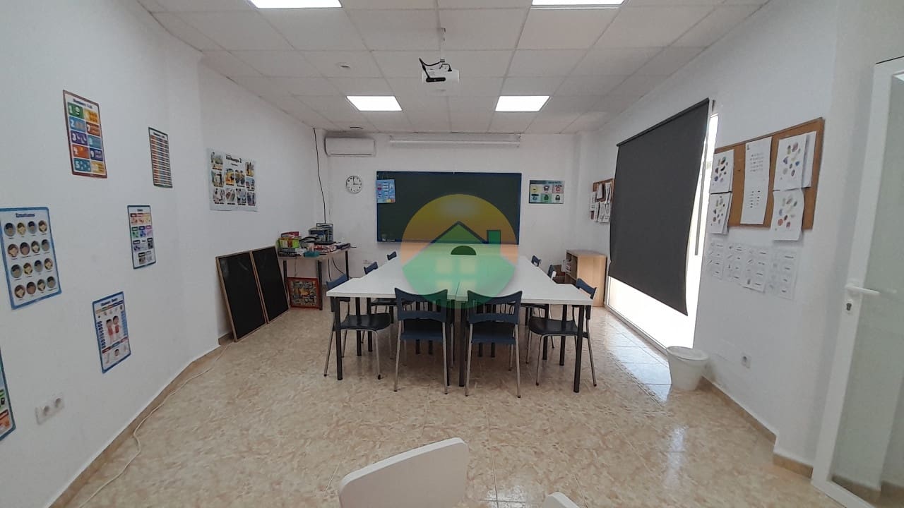 Commercial for sale in Puerto de Mazarron - € 28,500 (Ref: 9850049)