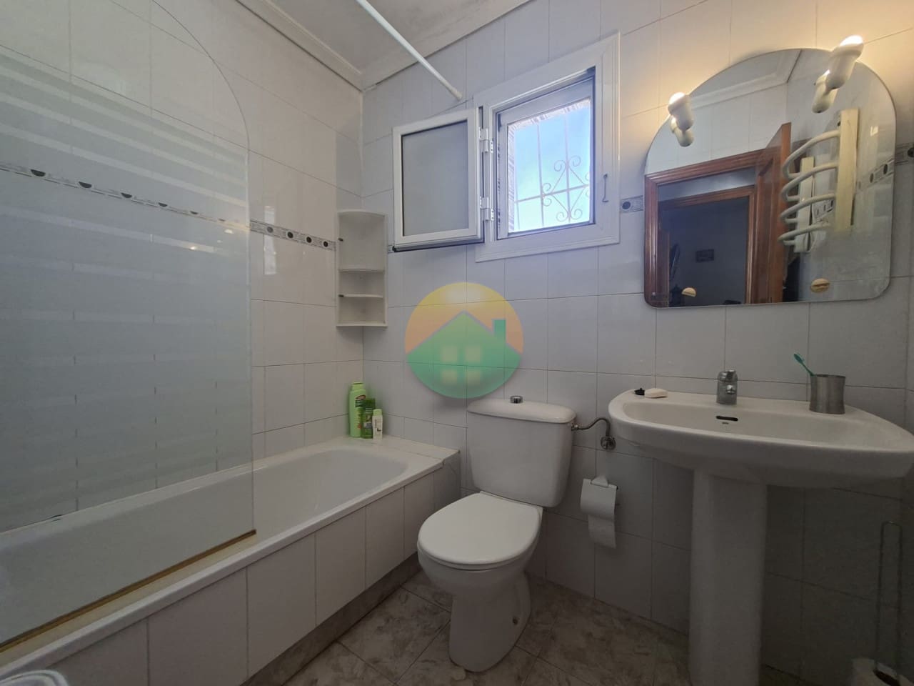 2 makuuhuone Huvila myytävänä paikassa Camposol mukana uima-altaan 
autotalli - 189 995 € (Ref: 9856019)