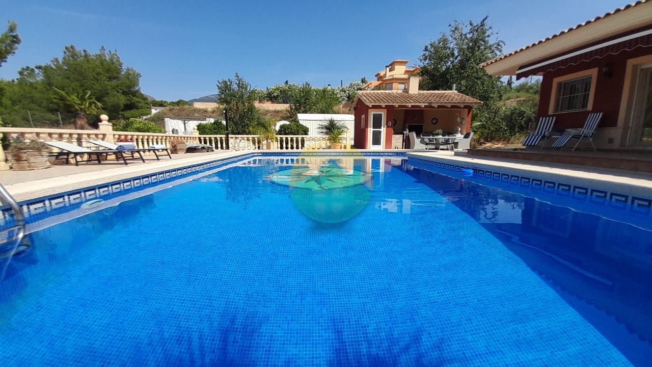 4 soveværelse Villa til salg i Totana med swimmingpool garage - € 450.000 (Ref: 9874168)