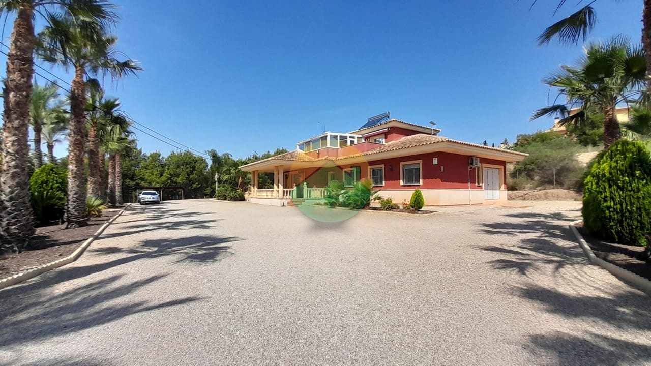 4 soveværelse Villa til salg i Totana med swimmingpool garage - € 450.000 (Ref: 9874168)