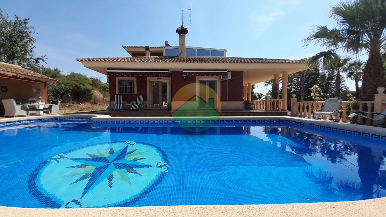 4 soveværelse Villa til salg i Totana med swimmingpool garage - € 450.000 (Ref: 9874168)
