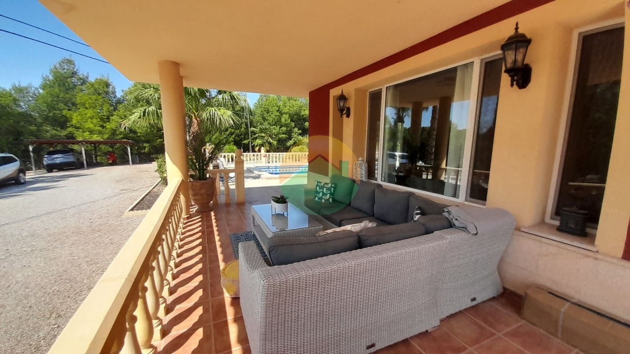 4 soveværelse Villa til salg i Totana med swimmingpool garage - € 450.000 (Ref: 9874168)