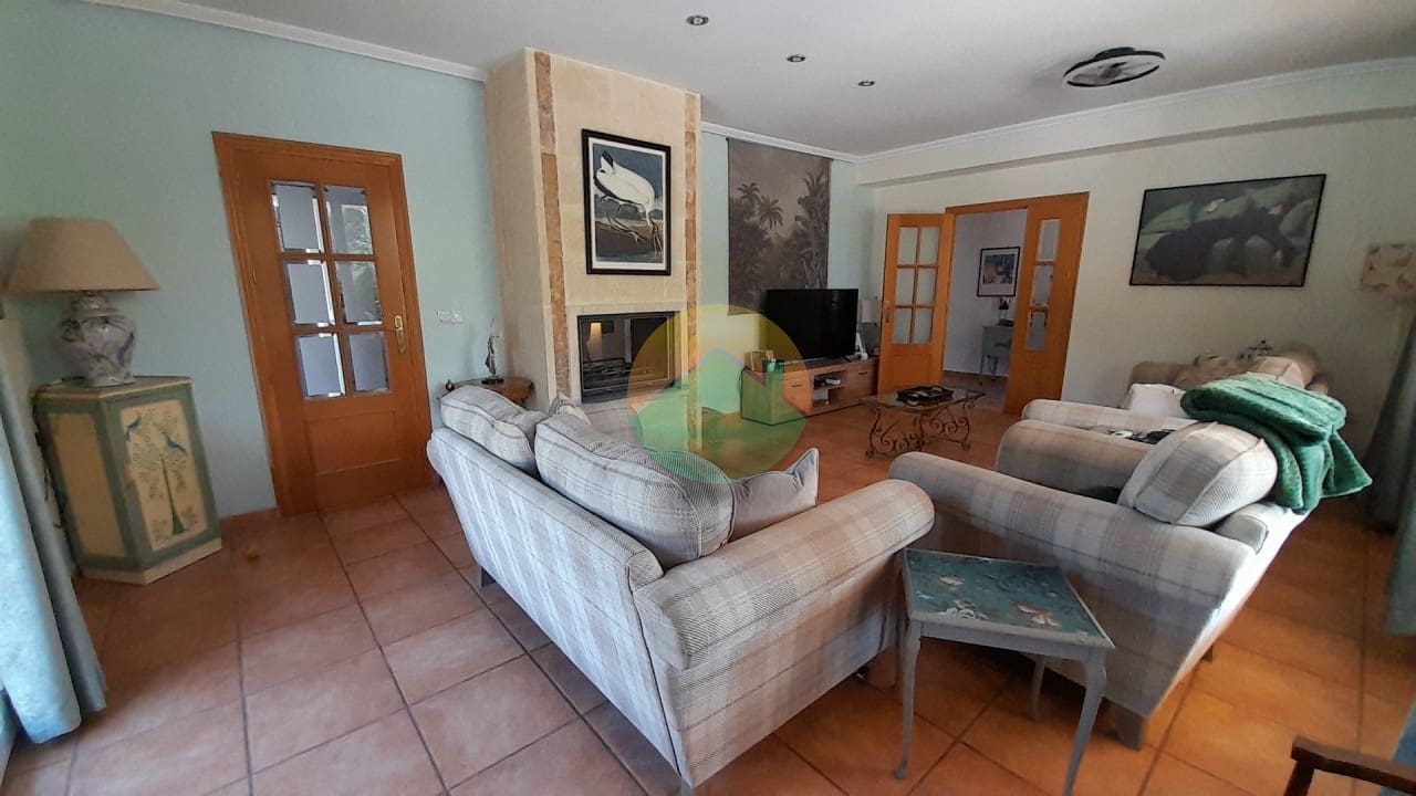 4 soveværelse Villa til salg i Totana med swimmingpool garage - € 450.000 (Ref: 9874168)