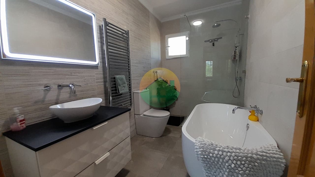 4 soveværelse Villa til salg i Totana med swimmingpool garage - € 450.000 (Ref: 9874168)