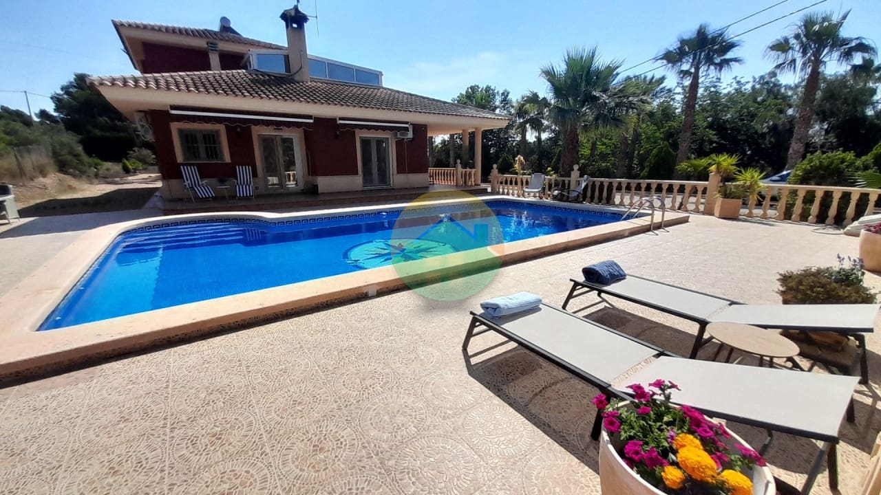 4 soveværelse Villa til salg i Totana med swimmingpool garage - € 450.000 (Ref: 9874168)