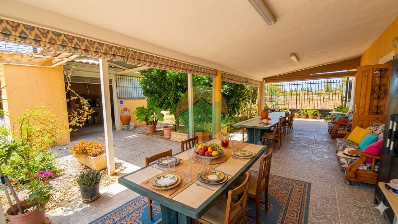 Adosado de 2 habitaciones en Totana en venta con piscina garaje - 389.000 € (Ref: 9914540)
