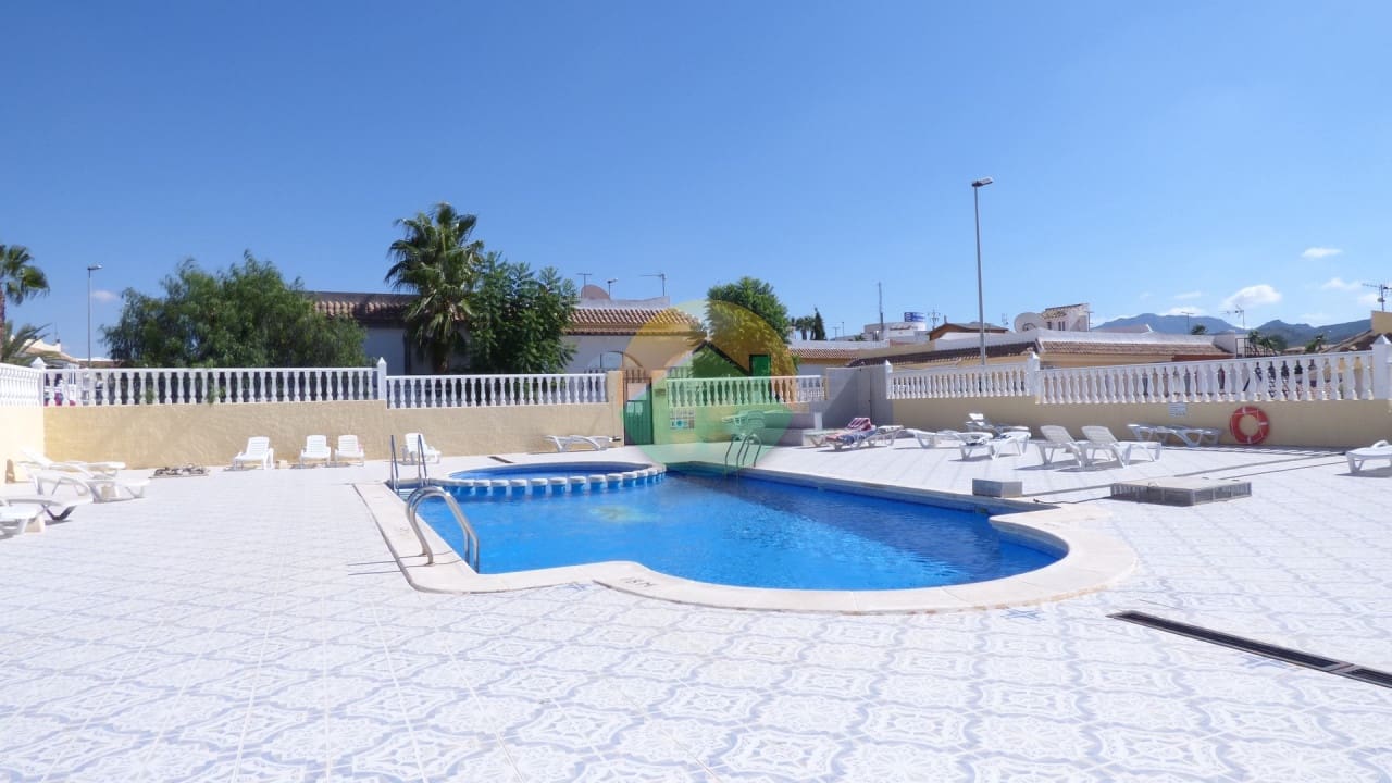 2 slaapkamer Halfvrijstaande villa te koop in Camposol met zwembad - € 99.995 (Ref: 9914793)