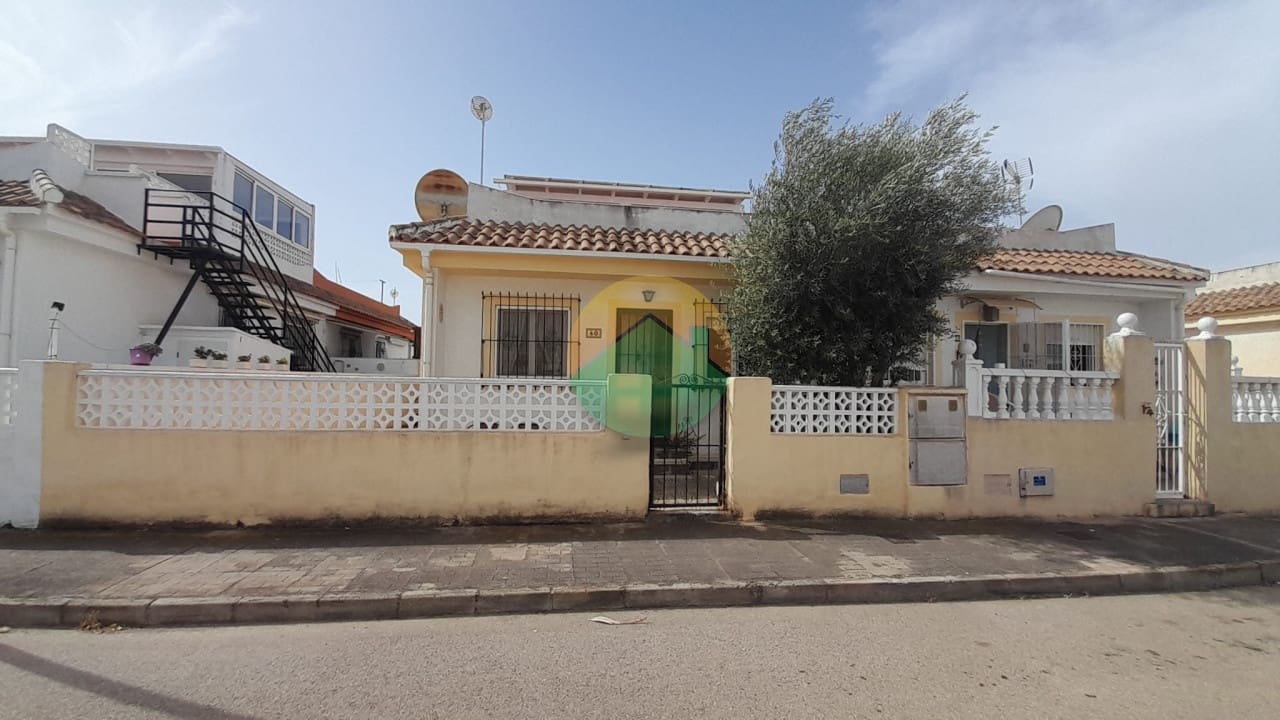 2 slaapkamer Halfvrijstaande villa te koop in Camposol met zwembad - € 99.995 (Ref: 9914793)