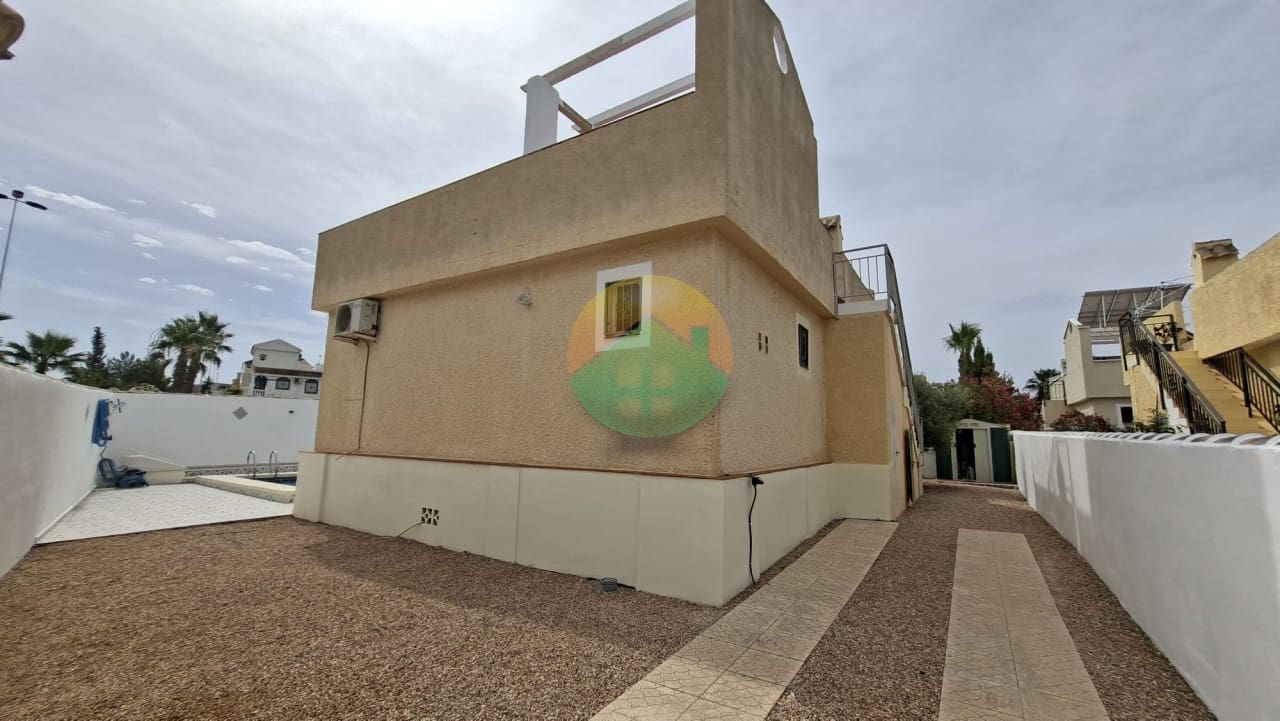 2 bedroom Villa for sale in Camposol with pool garage - € 239,995 (Ref: 9925041)
