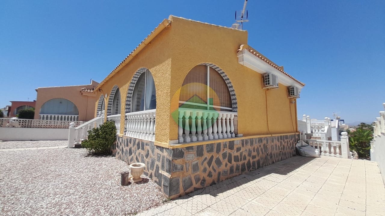 3 Zimmer Villa zu verkaufen in Camposol mit Pool - 214.995 € (Ref: 9950597)