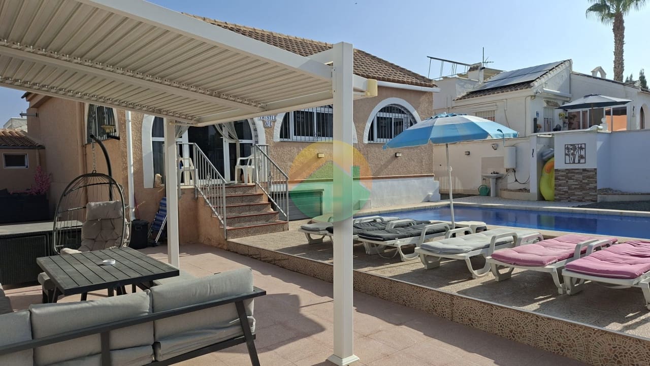 Chalet de 4 habitaciones en Camposol en venta con piscina garaje - 225.000 € (Ref: 9991795)