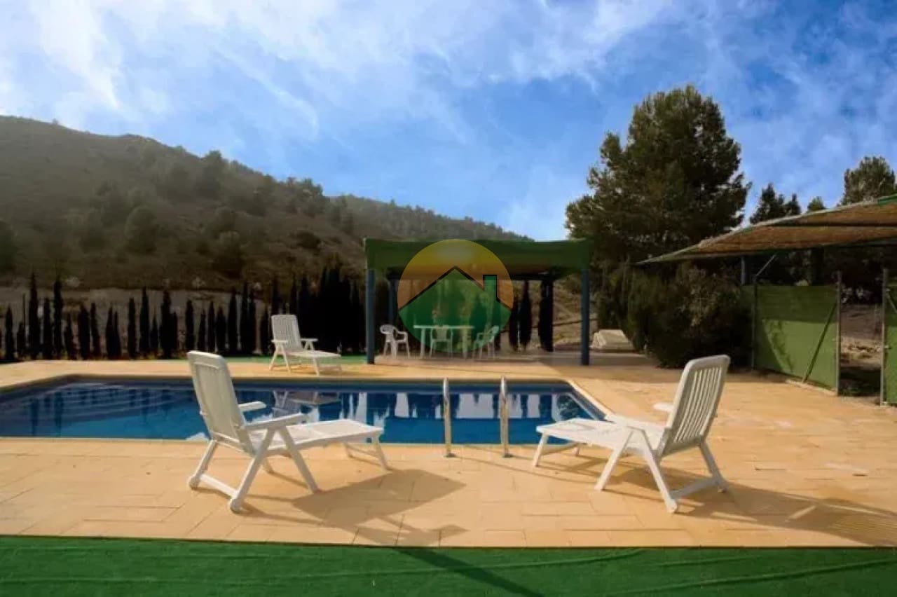 4 slaapkamer Finca/Landhuis te koop in Lorca met zwembad garage - € 190.000 (Ref: 9991951)