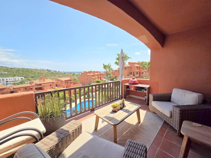 3 sypialnia Penthouse na sprzedaż w Estepona z basenem garażem - 479 000 € (Ref: 10029512)