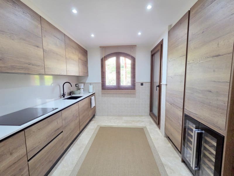 3 sypialnia Penthouse na sprzedaż w Estepona z basenem garażem - 479 000 € (Ref: 10029512)