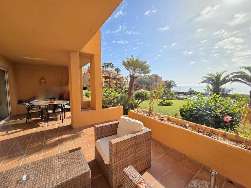 3 quarto Apartamento para venda em La Duquesa / Puerto de la Duquesa com piscina garagem - 750 000 € (Ref: 10043582)
