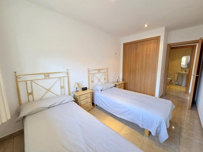 2 Zimmer Apartment zu verkaufen in La Duquesa / Puerto de la Duquesa mit Pool Garage - 215.000 € (Ref: 10076927)
