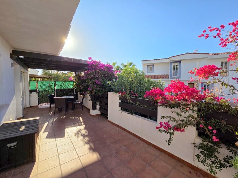 2 Zimmer Apartment zu verkaufen in La Duquesa / Puerto de la Duquesa mit Pool Garage - 215.000 € (Ref: 10076927)