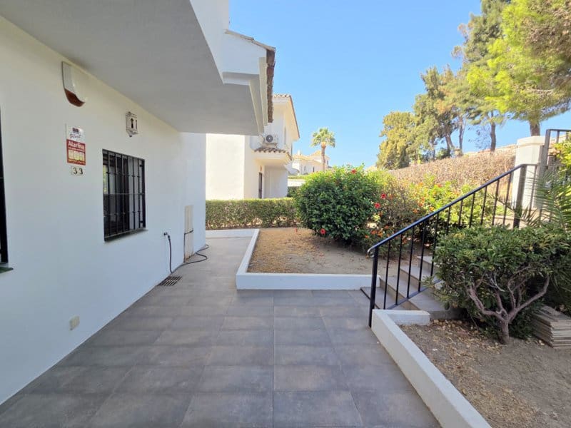 3 quarto Casa em Banda para venda em La Duquesa / Puerto de la Duquesa com piscina - 549 000 € (Ref: 10098606)