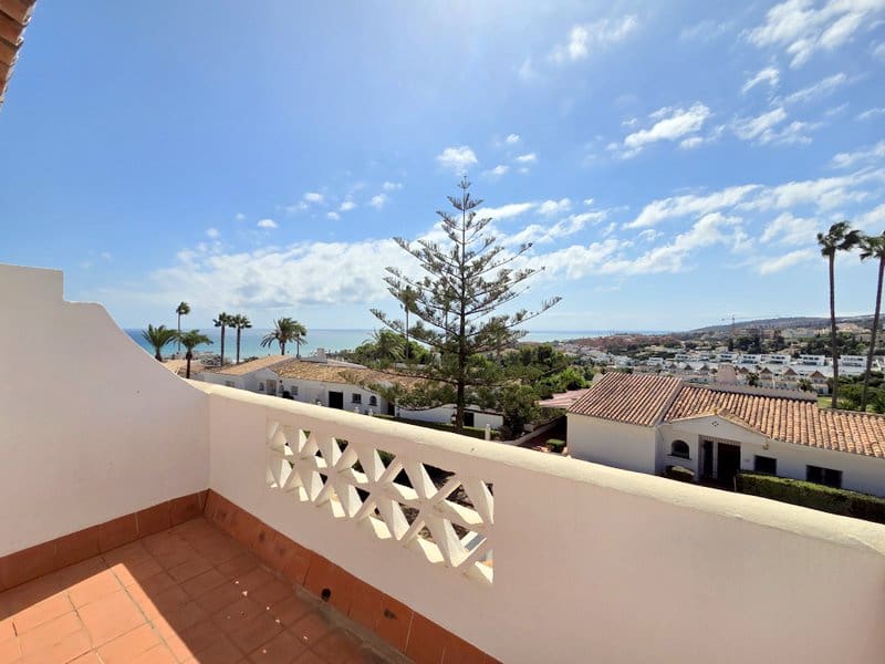 3 quarto Casa em Banda para venda em La Duquesa / Puerto de la Duquesa com piscina - 549 000 € (Ref: 10098606)