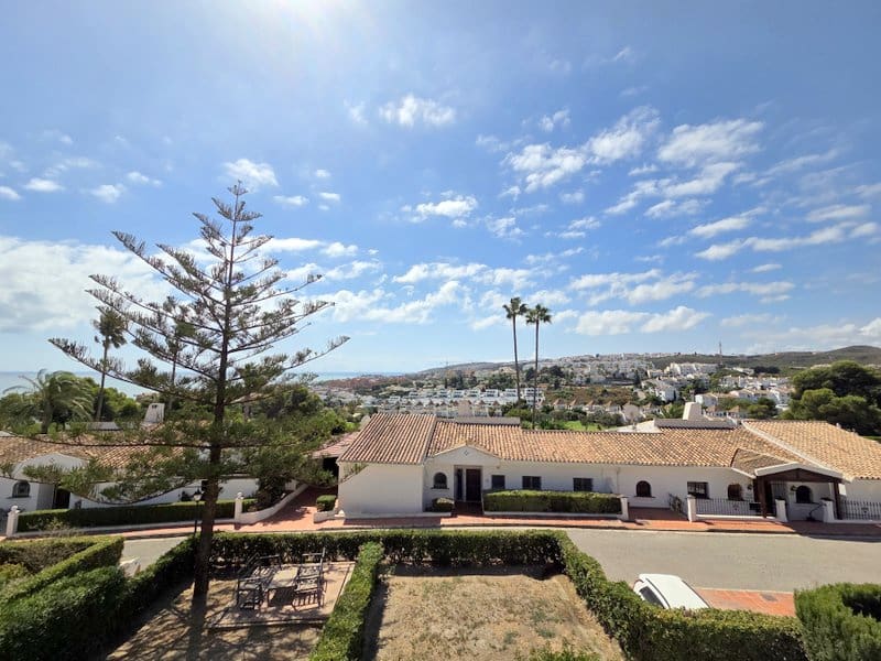 3 quarto Casa em Banda para venda em La Duquesa / Puerto de la Duquesa com piscina - 549 000 € (Ref: 10098606)