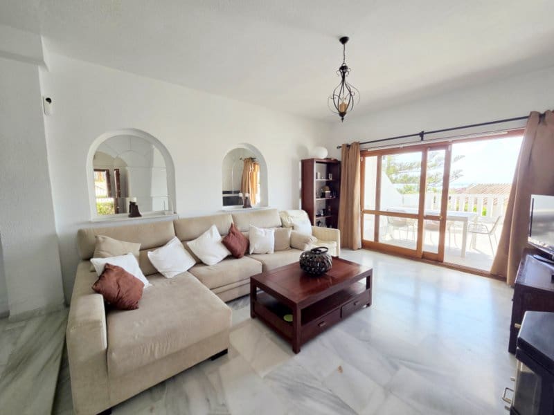 3 quarto Casa em Banda para venda em La Duquesa / Puerto de la Duquesa com piscina - 549 000 € (Ref: 10098606)