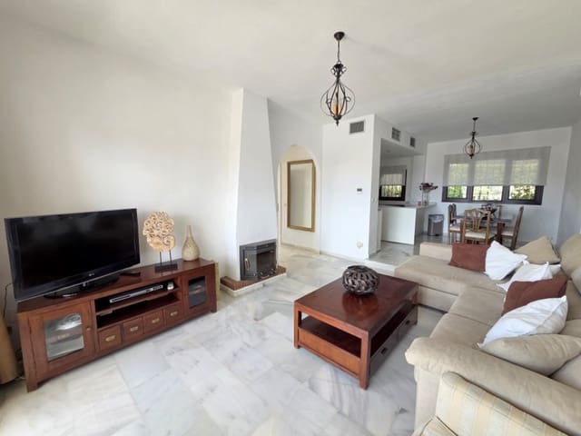 3 quarto Casa em Banda para venda em La Duquesa / Puerto de la Duquesa, Manilva com piscina - 549 000 € (Ref: 10098606)