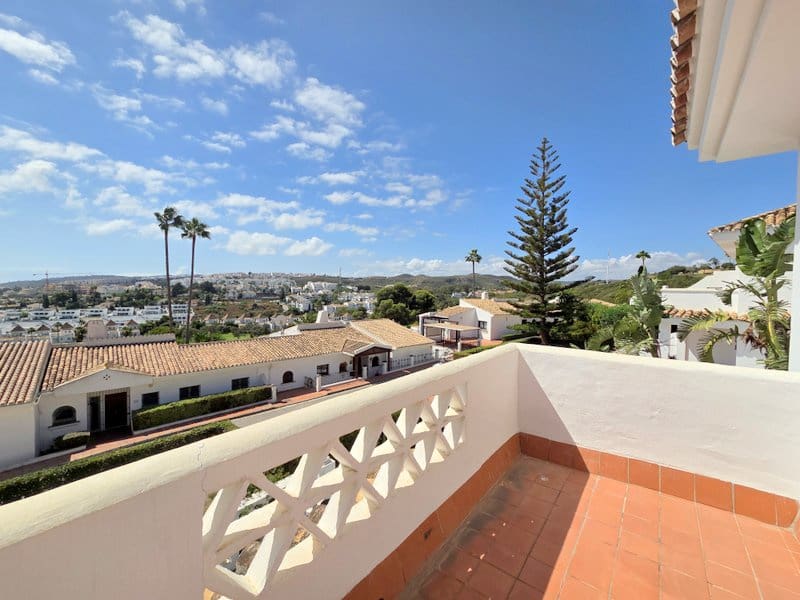 3 quarto Casa em Banda para venda em La Duquesa / Puerto de la Duquesa com piscina - 549 000 € (Ref: 10098606)