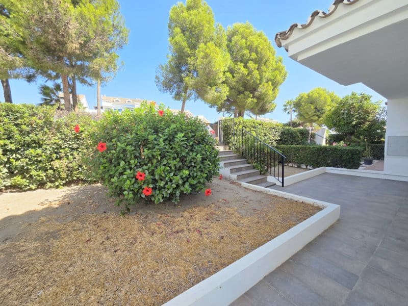 3 quarto Casa em Banda para venda em La Duquesa / Puerto de la Duquesa com piscina - 549 000 € (Ref: 10098606)
