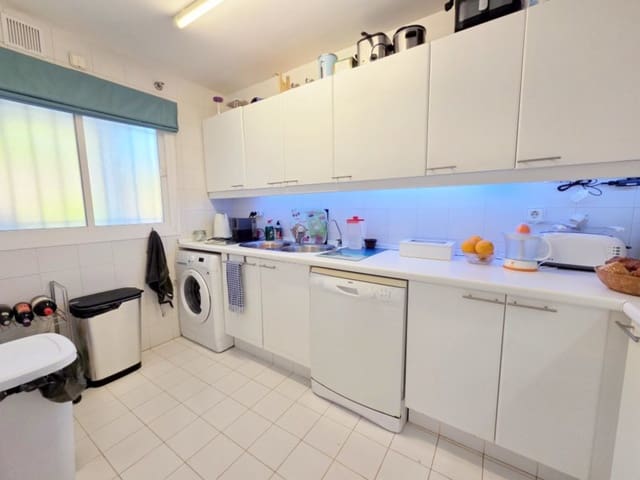 3 sypialnia Apartament na sprzedaż w La Duquesa / Puerto de la Duquesa, Manilva z basenem - 315 000 € (Ref: 10104294)