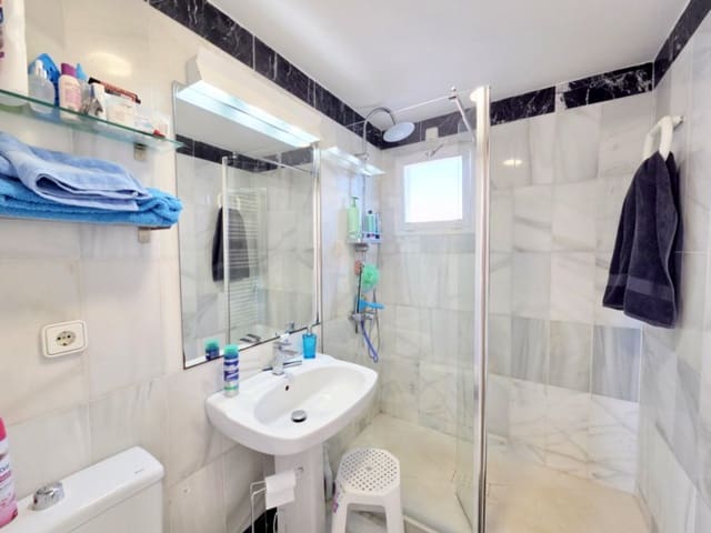 3 sypialnia Apartament na sprzedaż w La Duquesa / Puerto de la Duquesa, Manilva z basenem - 315 000 € (Ref: 10104294)