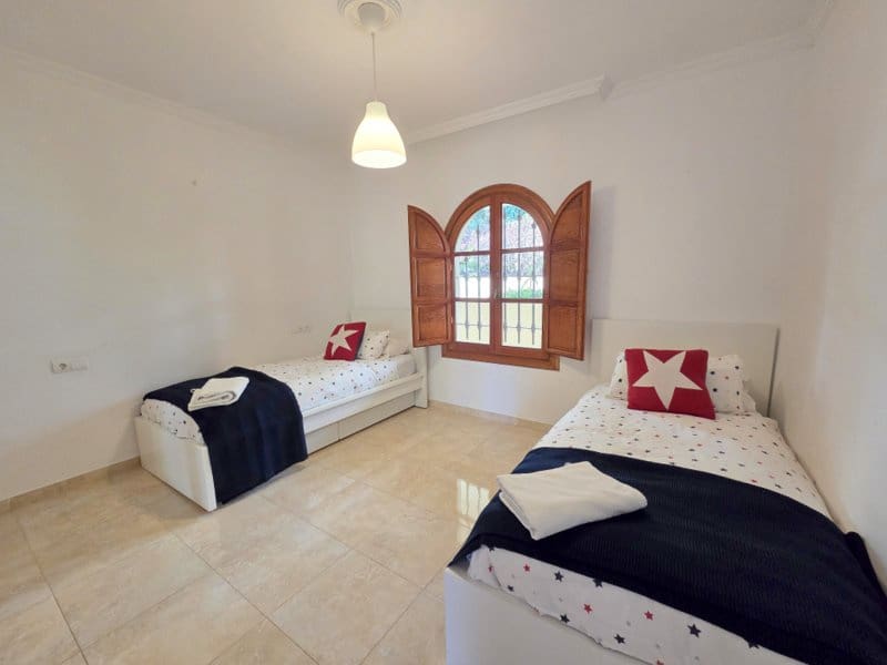 Apartamento de 3 habitaciones en La Duquesa / Puerto de la Duquesa en venta con piscina garaje - 525.000 € (Ref: 10158414)