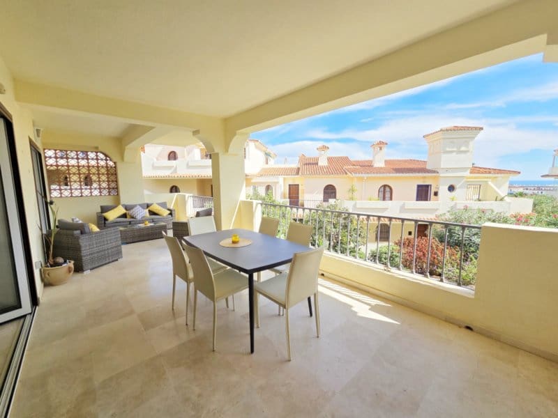 Apartamento de 3 habitaciones en La Duquesa / Puerto de la Duquesa en venta con piscina garaje - 525.000 € (Ref: 10158414)