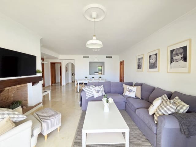 Apartamento de 3 habitaciones en La Duquesa / Puerto de la Duquesa, Manilva en venta con piscina garaje - 525.000 € (Ref: 10158414)