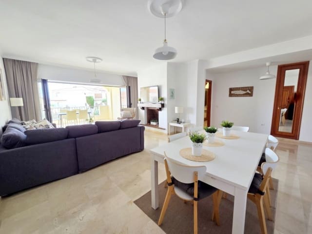 Apartamento de 3 habitaciones en La Duquesa / Puerto de la Duquesa, Manilva en venta con piscina garaje - 525.000 € (Ref: 10158414)