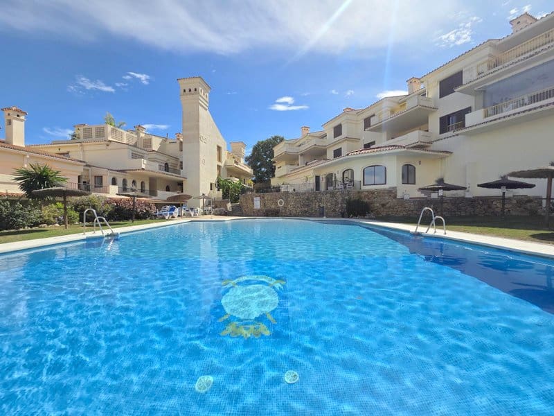 Apartamento de 3 habitaciones en La Duquesa / Puerto de la Duquesa en venta con piscina garaje - 525.000 € (Ref: 10158414)